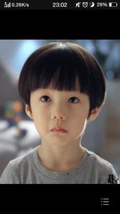 qq头像小孩子超萌亲吻 很萌的小孩子,只想善良的亲两口