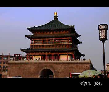 西安钟楼鼓楼 西安钟楼鼓楼 钟楼鼓楼是一个建筑吗？