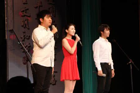 木兰诗精彩朗诵欣赏 大学生 【十首精彩朗诵欣赏】