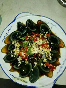 孕妇吃了皮蛋会怎么样 孕妇能不能吃皮蛋？