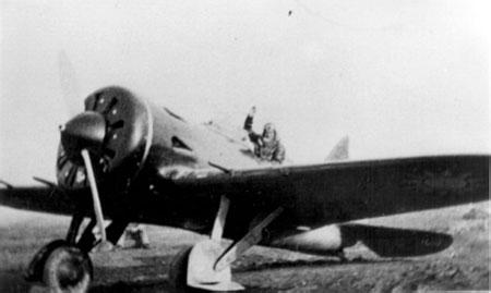 武汉空战 老兵日记见证武汉空战：数十架飞机混成一团