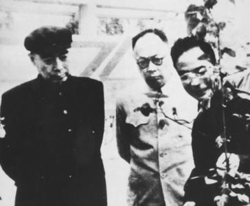陈毅元帅电视剧全集 1955年陈毅为什么险些未被授予元帅军衔？