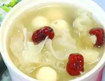 鲫鱼萝卜汤的做法 女人气血两虚多喝鲫鱼萝卜汤