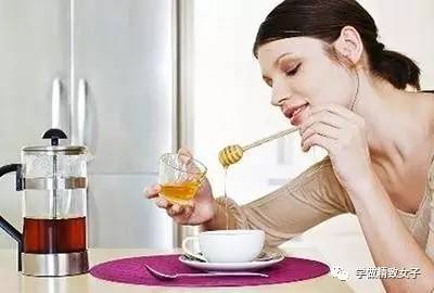 女性晚上睡觉手脚发烫 女性手脚冰冷怎么办？三款美食帮你轻松解决