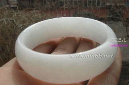 和田玉手镯鉴别 各种玉手镯欣赏与识别 和田玉手镯鉴别