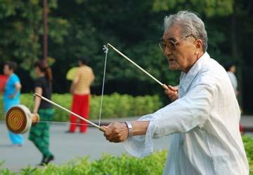 关注老年人的身心健康 交替运动对老年人的身心健康有利