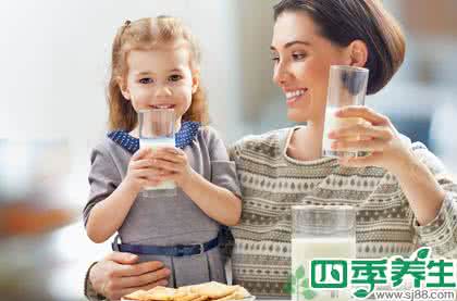 三高人群能喝牛奶吗 哪些人群不宜喝牛奶 哪些人夏天不宜喝牛奶