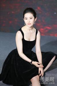 强上仙女姐姐刘亦菲 尽显成熟魅力 英语 女神——刘亦菲仙气依旧 尽显女性东方魅力！
