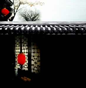 窗外小楼夜听雨 小楼昨夜雨敲窗