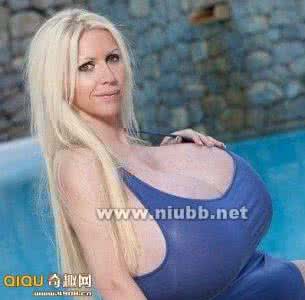 世界上女人最大外阴 图文 世界最大胸的女人_世界上最大的胸