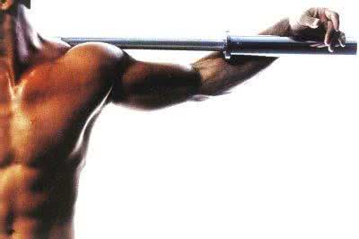 练肩的动作 练肩5动作，让男人更有味!