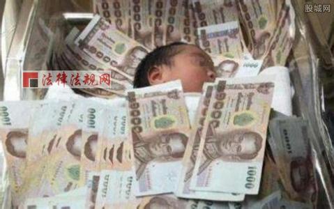 婴儿盖40万现金睡 40万现金 婴儿盖40万现金睡 网友吐槽：等于睡在细菌堆里