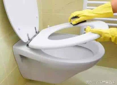 马桶后面臭气熏天 臭气熏天 马桶黄黄的还臭气熏天?不花一分钱,立马清爽!