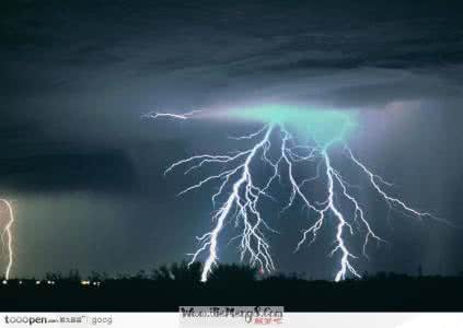 梦见电闪雷鸣 梦见电闪雷鸣 梦见雷鸣