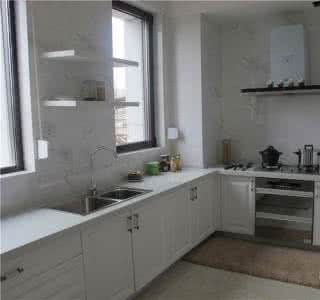 厨房吊柜不到顶好看吗 那些8平米不到的厨房，美到哭~