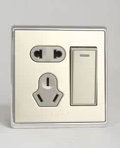 长安cs35空调滤芯在哪 长安cs35空调开关细节 插座开关有哪些细节很实用?