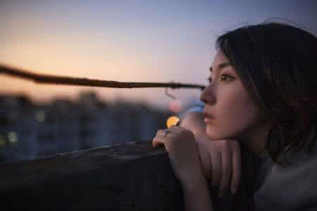 海南陈辞与陈峰的勾当 不要同情自己,那是卑劣懦夫干的勾当