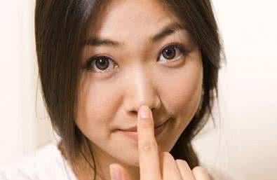 塌鼻子命运 塌鼻子如何变挺 鼻子塌的人命运如何