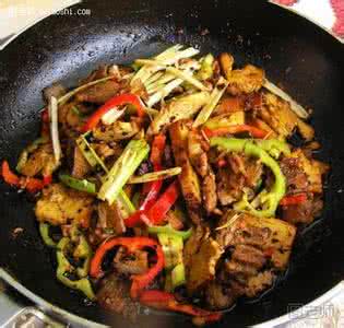 湘菜农家小炒肉的做法 干锅小炒肉（湘菜 图解）