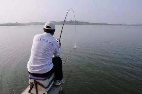 水库钓鱼技巧 【江湖钓技】春钓水库钓深、钓浅有什么不同呢?