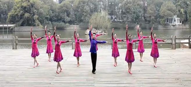 广场舞快乐舞步跳起来 张春丽广场舞 跳这种舞步可以减肥瘦身