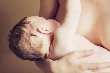 我还在哺乳期就出轨了 哺乳期可以烫头发吗 还在哺乳的妈妈们可以烫头发吗