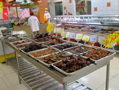 包子工厂 超市食品代工厂卫生情况差 包子掺“假肉”