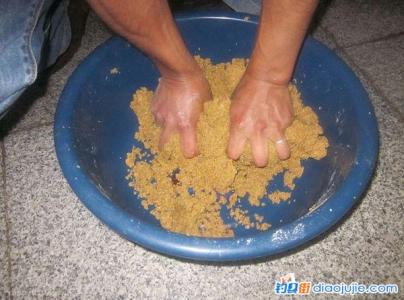 爆炸钩钓鲤鱼饵料配方 爆炸钩钓鲤鱼自制饵料配方