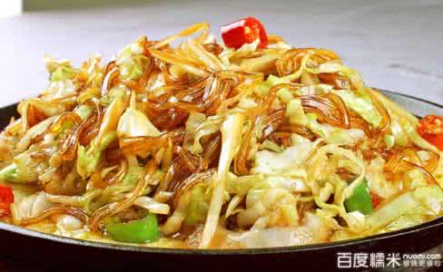 卷心菜粉条炒肉的做法 卷心菜炒粉条