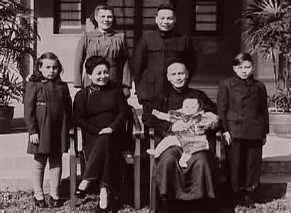 蒋介石孙子 揭秘:蒋介石培养孙子蒋孝勇接班为何受挫?