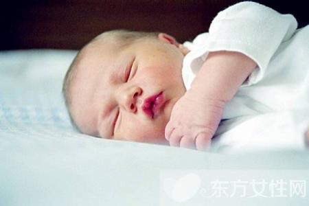 新生儿便秘怎么办 新生儿便秘怎么办？如何预防新生儿便秘