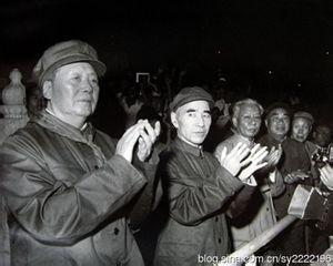 周恩来刘少奇历史地位 毛泽东和刘少奇的罕见历史照