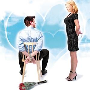 接吻姑娘主动申舌头 主动就代表掉身价?姑娘你现在还单着吧!