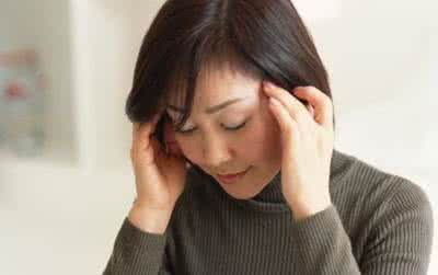 经期头痛怎样缓解 经期头痛 如何缓解经期的头痛