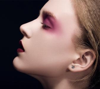 打造完美妆容 打造完美妆容 只需3分钟就能打造一款美美的妆容,值得推荐!