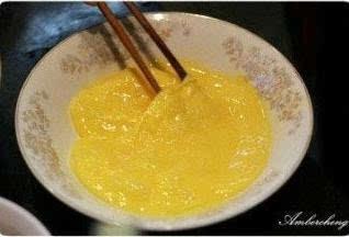 油炸酥脆韭菜盒子做法 韭菜盒子，家常版详细教学，香脆美味，喜欢的赶紧...