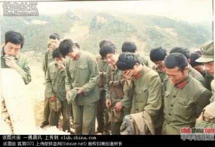 女兵给伤员吃奶视 对越作战中催人泪下战友情:女兵为伤员喂奶