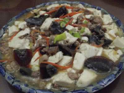 皮蛋焖豆腐的做法 皮蛋烧豆腐