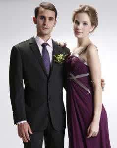 准新郎触电身亡 教你如何挑选到最合身的新郎礼服