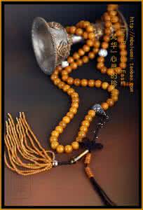 蜜蜡的五行属性 蜜蜡有什么功效 从五行看蜜蜡功效和作用，蜜蜡五行属性是属？