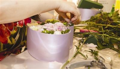 韩式简易小花束包法 DIY浪漫小花束