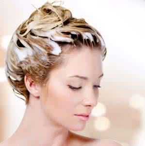 头发几天洗一次最健康 健康:从头髮辨健康