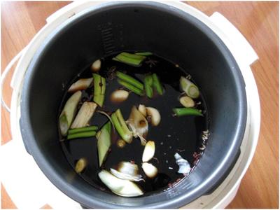 电高压锅闷酥鱼的做法 电压力锅焖酥鱼的烹饪制作过程