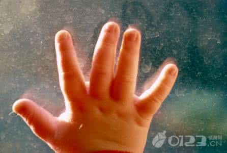 指甲半月板与健康 孩子指甲板透露的九个健康信号