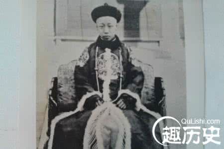 末代皇帝少年溥仪 清朝末代皇帝溥仪：历史上少有哭着登上皇位
