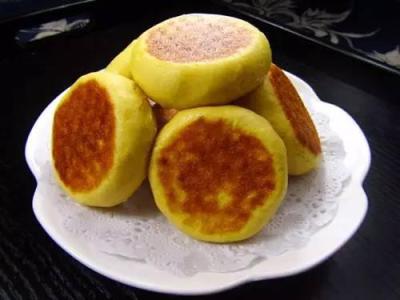 薄皮大馅玉米面菜饽饽 今天跟你掰玉米面饽饽说大东北的酸菜馅！