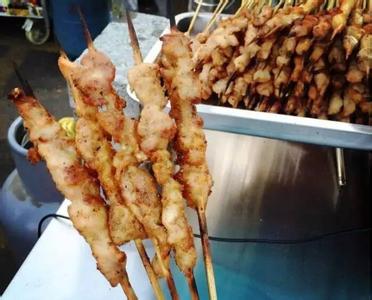 天津红桥夜市 小编实探红桥最牛“小吃夜市儿”！100块，3个人，吃到扶墙出...