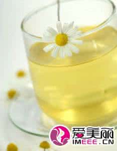 菊花茶的功效与作用 菊花茶的功效与作用 常饮菊花茶 6大养生神功效
