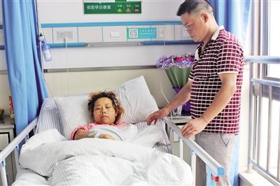 25岁女子生下人鱼婴儿 25岁女子患尿毒症“逆生长” 半年变矮13厘米