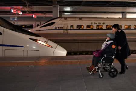 轮椅可以上高铁吗 轮椅可以上高铁吗 轮椅能上高铁吗？